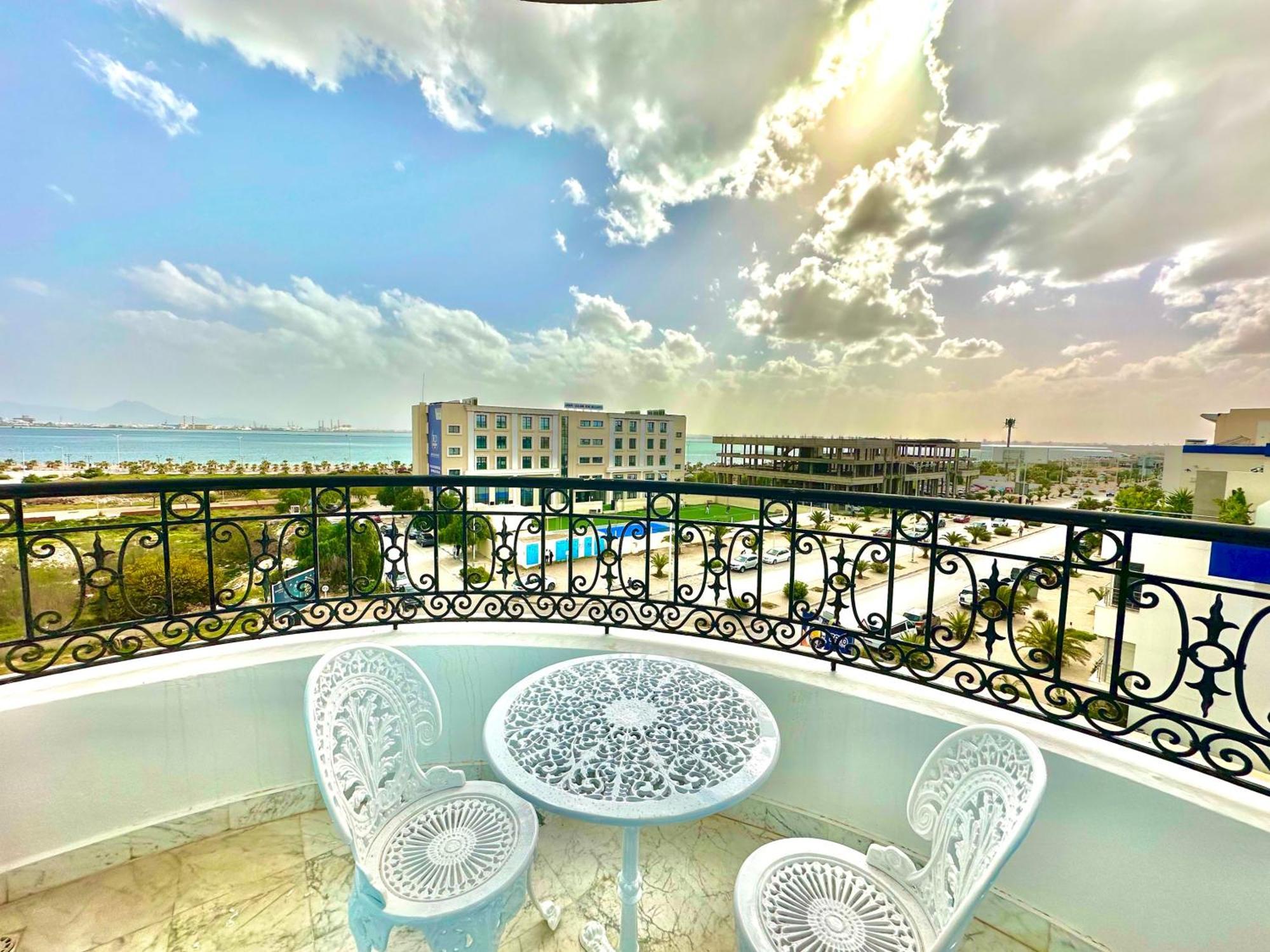 The View Spacious With Amazing Terrace Apartment Tunis
